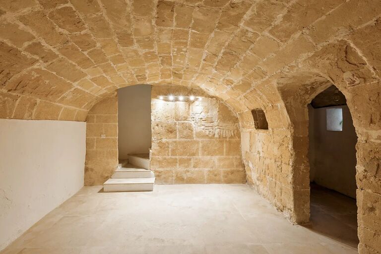 18th-Century Palace Residence in Palma Old Town with Terrace and Garage
