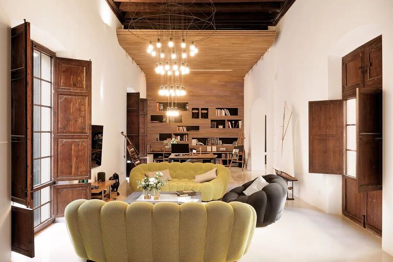 18th-Century Palace Residence in Palma Old Town with Terrace and Garage