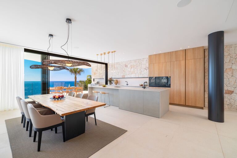 Designer Villa on the Frontline